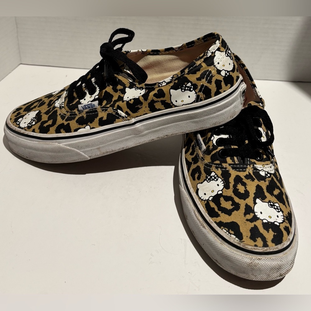 Vans Hello Kitty Sneakers Leopard Print Low Top Women’s Size 8 Sanrio 2014 Rare